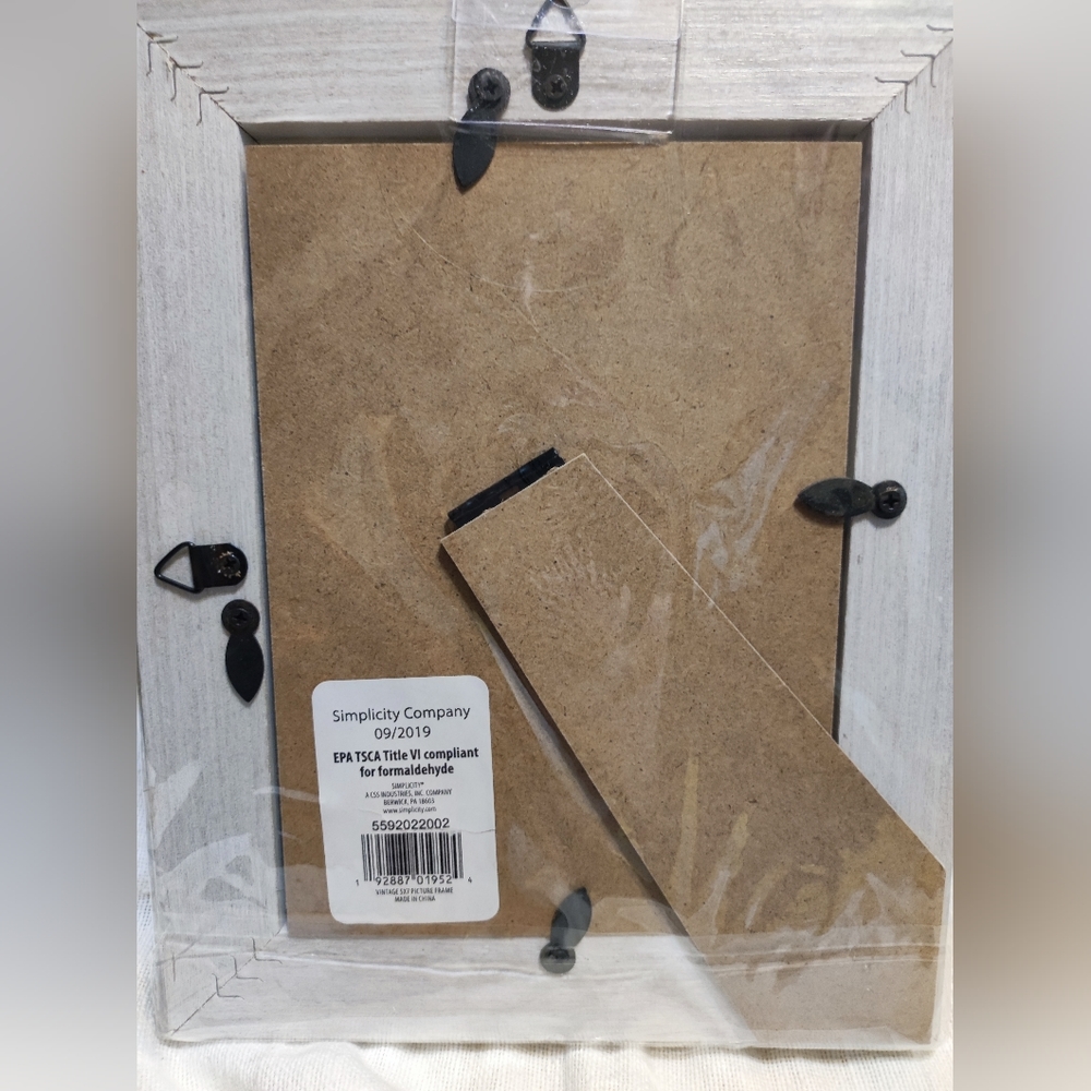 2019 Simplicity Picture Frame - Picture 2 of 2